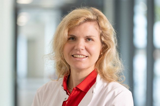 Prof. Dr. med.  Sarah  Schwarzenböck 