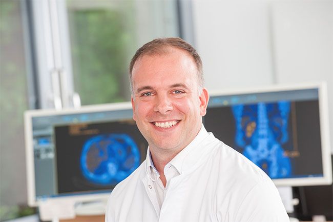 Dr. med.  Karl  Scherer