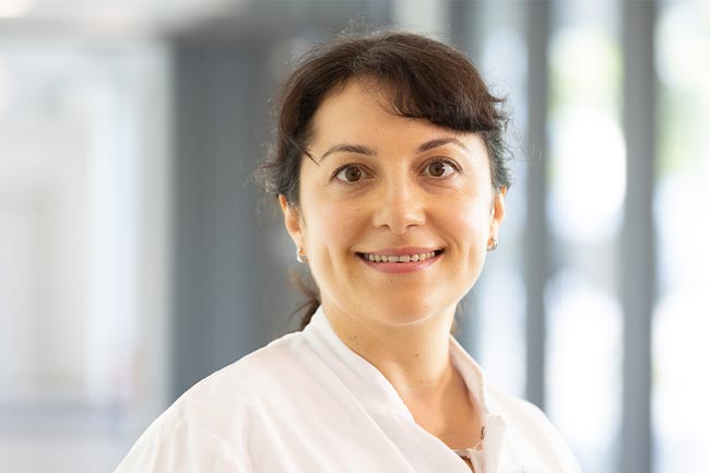 Dr. med.  Anna  Voigt