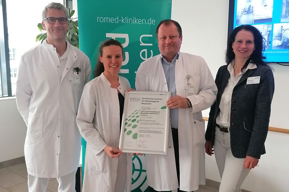 (v.l.): PD Dr. Andreas Bauer, Ärztlicher Direktor, Dr. Ulrike Kolar-Michaelis, Zentrumskoordinatorin, Dr. Gerhard Puchtler, Zentrumsleiter und Dr. Martina Bielawski, Klinikleiterin.